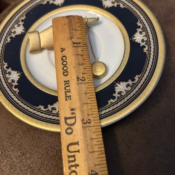 Vintage JJ Gold Hand with Pocket-watch Brooch - Picture 6 of 6